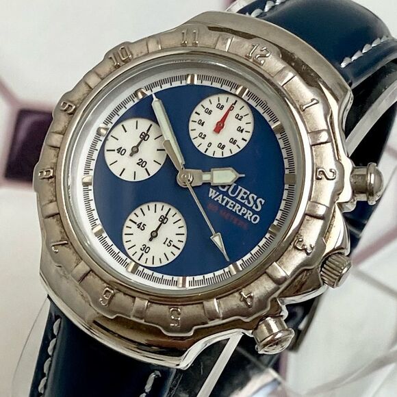 Vintage 1995 GUESS Waterpro Men’s Unisex Chronograph Watch with Original Case - Picture 2 of 16